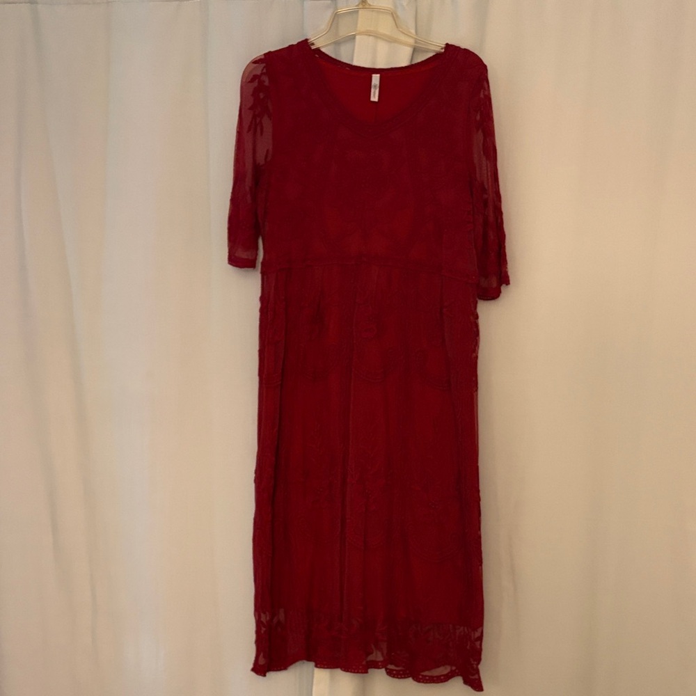 Daisies‎ Elegant Burgundy Floral Lace Midi Dress, size M/L